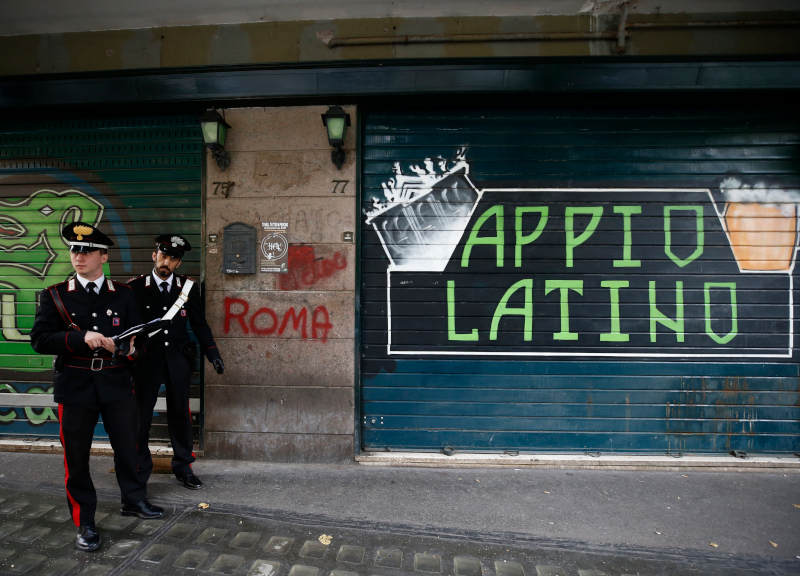 Omicidio Luca Sacchi, presi i 2 killer. La fidanzata lo difende: “Non è droga”
