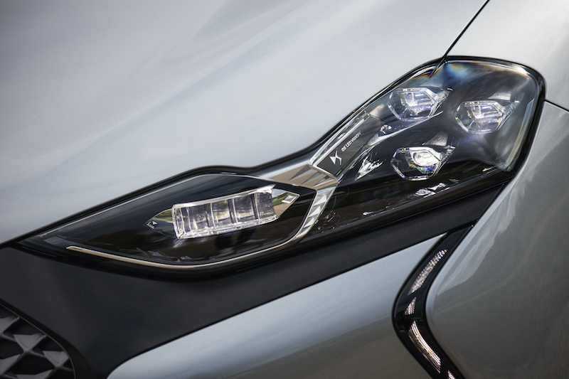 DS 3 Crossback E-TENSE: apre le porte al mondo dei veicoli elettrici DS 3 Crossback E-TENSE: apre le porte al mondo dei veicoli elettrici