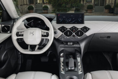 DS 3 Crossback E-TENSE: apre le porte al mondo dei veicoli elettrici