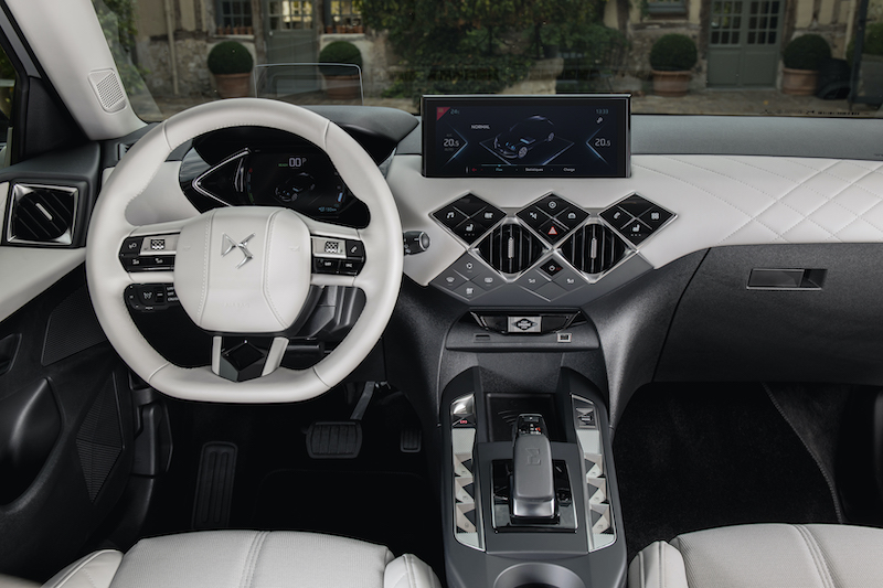 DS 3 Crossback E-TENSE: apre le porte al mondo dei veicoli elettrici DS 3 Crossback E-TENSE: apre le porte al mondo dei veicoli elettrici