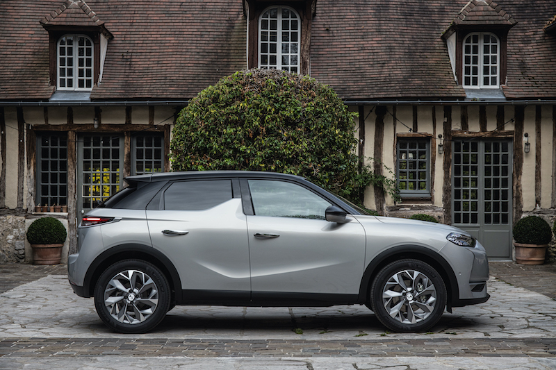 DS 3 Crossback E-TENSE: apre le porte al mondo dei veicoli elettrici DS 3 Crossback E-TENSE: apre le porte al mondo dei veicoli elettrici