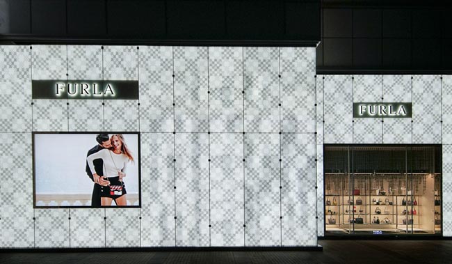 Furla inaugura la sua prima boutique in Canada Furla inaugura la sua prima boutique in Canada