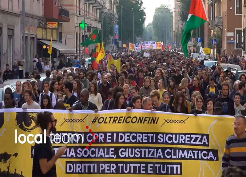 Il video choc al corteo. Salvini in piazzale Loreto diventa un remix da ballo Il video choc al corteo. Salvini in piazzale Loreto diventa un remix da ballo