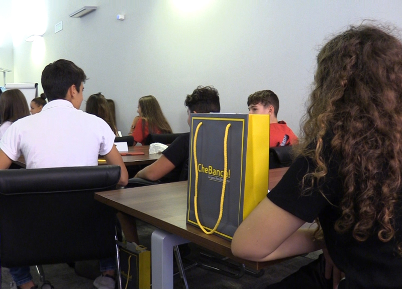 Galleria foto 'Educazione finanziaria: “Crescere che impresa” in tour nelle filiali CheBanca!' - foto 1