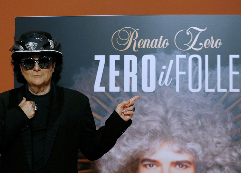 Renato Zero, il folle tour parte da Roma: sei mega concerti tutti sold out Renato Zero, il folle tour parte da Roma: sei mega concerti tutti sold out