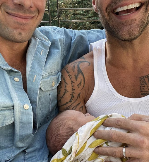 Ricky Martin papà per la quarta volta: è nato Renn Martin Yosef. FOTO Ricky Martin papà per la quarta volta: è nato Renn Martin Yosef. FOTO