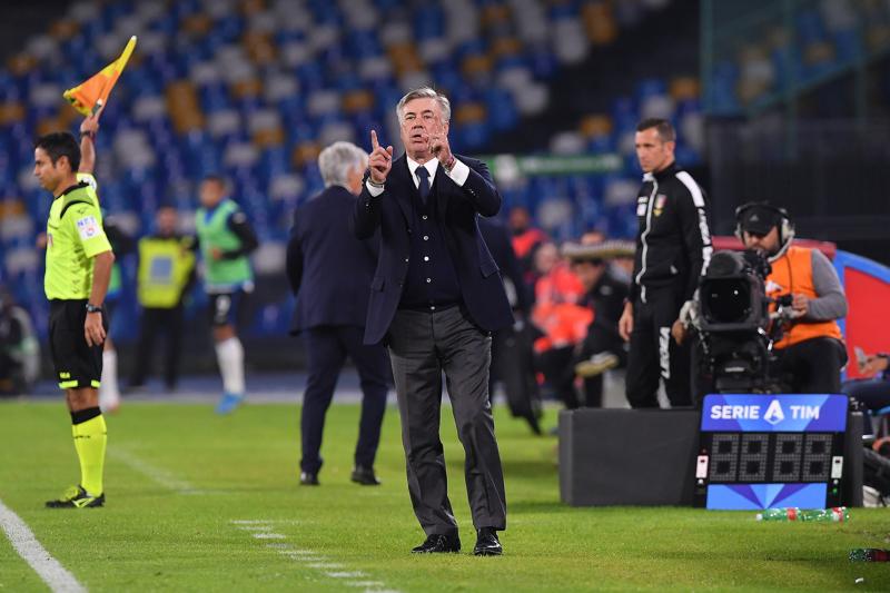 Napoli, De Laurentiis: “Arbitri? Tabula rasa”. Napoli in ritiro, Ancelotti non è d’accordo Napoli, De Laurentiis: “Arbitri? Tabula rasa”. Napoli in ritiro, Ancelotti non è d’accordo