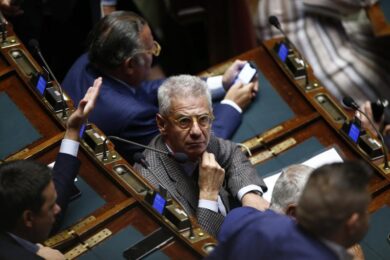 Sozzani resta ai domiciliari. Gip: si è fatto scudo con immunità parlamentare