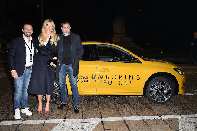 Parte da Milano l’elettrificazione della mobilità firmata Peugeot