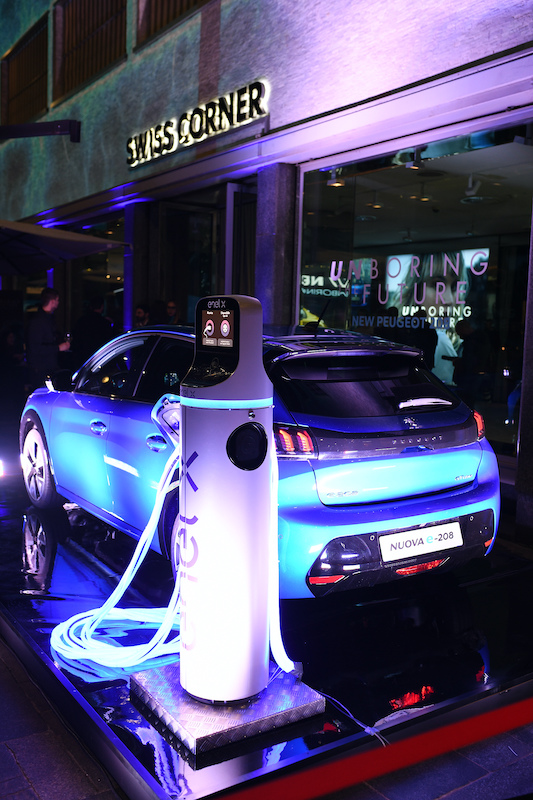 Parte da Milano l’elettrificazione della mobilità firmata Peugeot