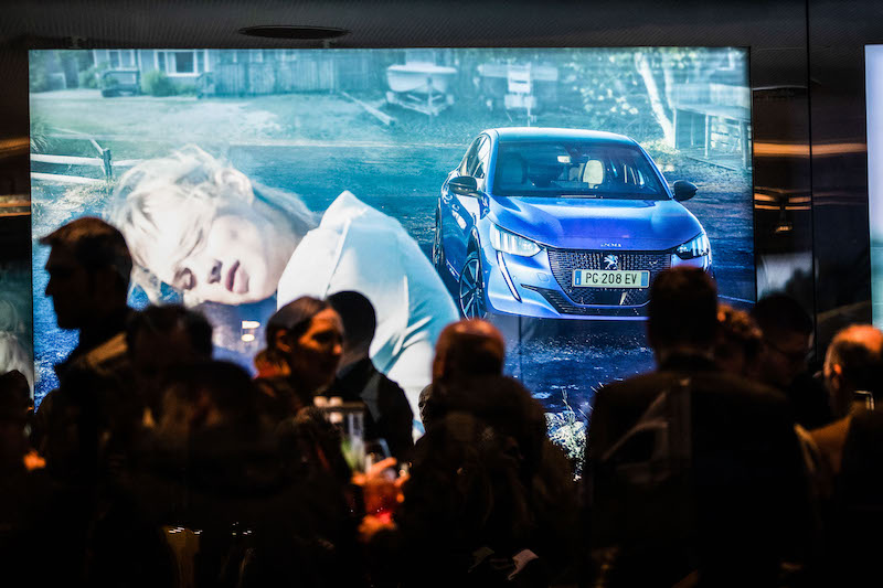Parte da Milano l’elettrificazione della mobilità firmata Peugeot
