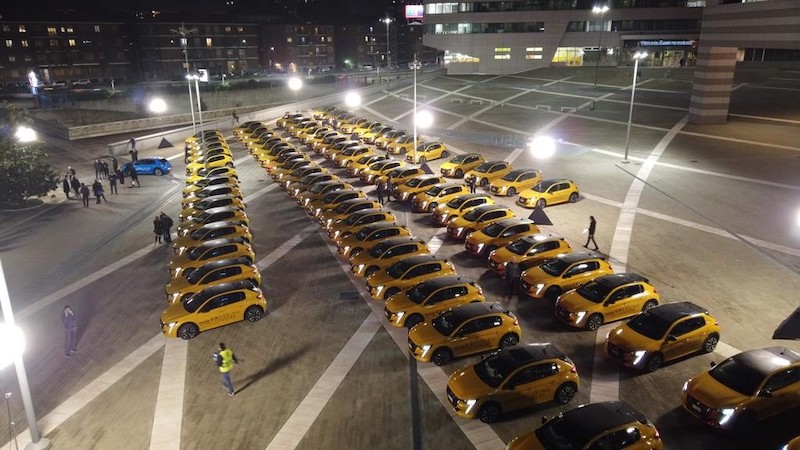 Parte da Milano l’elettrificazione della mobilità firmata Peugeot