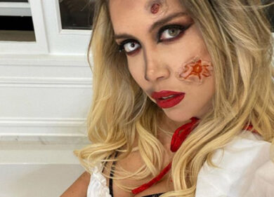 Wanda Nara favolosa in versione Cappuccetto Rosso