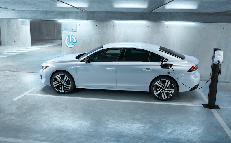 A Ecomondo Peugeot presenta la transizione energetica