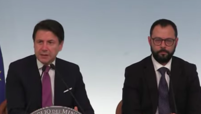 Ex Ilva: Conte offre lo scudo penale, ma ArcelorMittal dice no Ex Ilva: Conte offre lo scudo penale, ma ArcelorMittal dice no