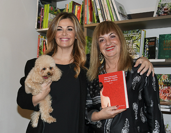 Vanessa Incontrada e Iva Zanicchi presentano il loro ultimo libro a Milano.