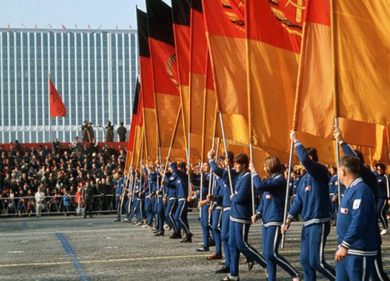 Galleria foto 'Muro Berlino, la retorica dei 30 anni. La Germania è unificata, non unita' - foto 1