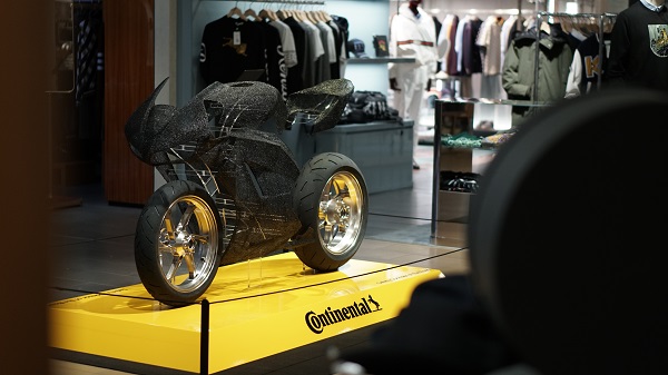 Fuori Eicma, la moto ecocompatibile stampata in 3D di Continental. FOTO-VIDEO Fuori Eicma, la moto ecocompatibile stampata in 3D di Continental. FOTO-VIDEO