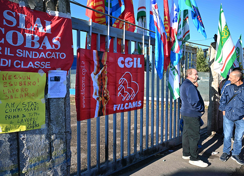 Sciopero ex Ilva, Conte a Taranto. Tensioni fra il premier e i manifestanti Sciopero ex Ilva, Conte a Taranto. Tensioni fra il premier e i manifestanti