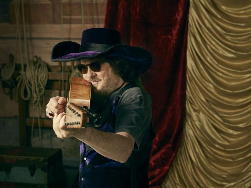 Galleria foto 'Zucchero, ecco D.O.C. “Sogni? Un concerto in Cina”. Sul brano con De Gregori..' - foto 1