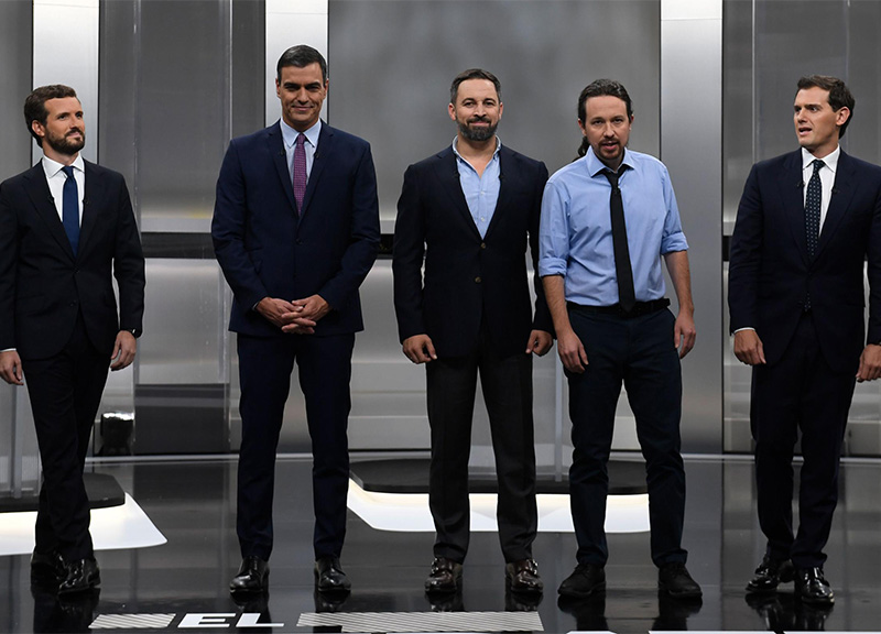 Elezioni Spagna, Vox terzo incomodo tra Sanchez e Casado. Ma è rischio stallo Elezioni Spagna, Vox terzo incomodo tra Sanchez e Casado. Ma è rischio stallo