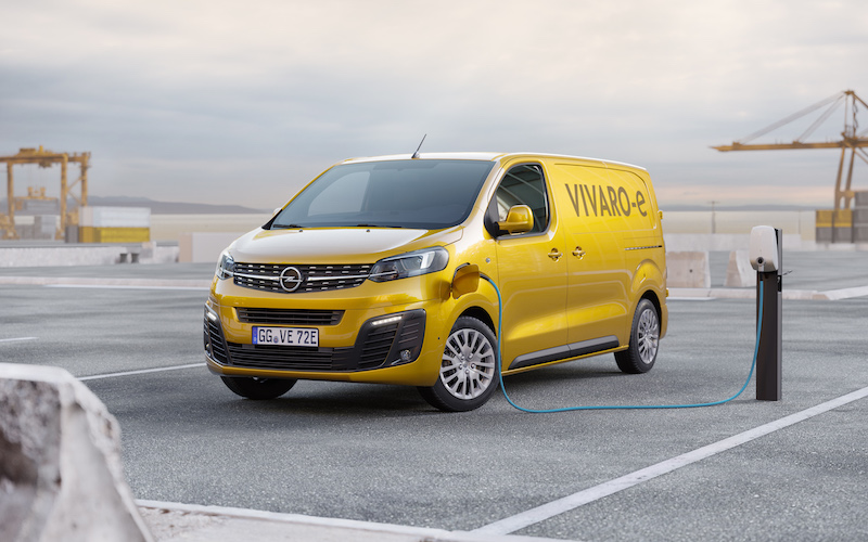 Opel presenta la versione elettrica del Van Vivaro-e Opel presenta la versione elettrica del Van Vivaro-e