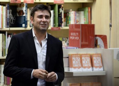 M5s: morta la madre di Di Battista, domani funerali a Roma