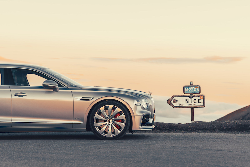 Nuova  Bentley Flying Spur, quando  il lusso incontra la sportività