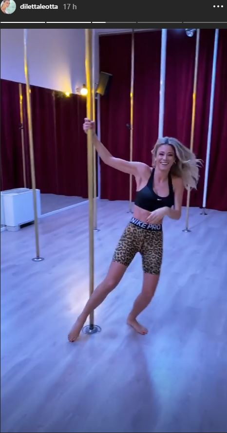 Diletta Leotta ad Affari: “La lezione di pole dance? Divertente, ma sono abbastanza negata..”
