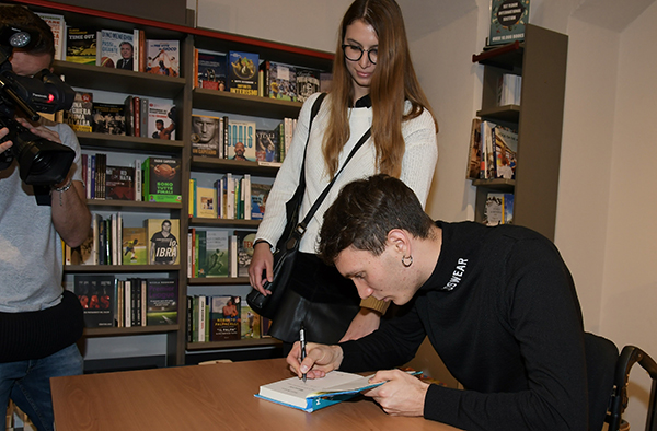 Manuel Bortuzzo presenta il suo libro RINASCERE di Rizzoli