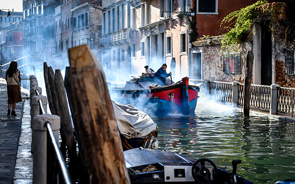Venezia acqua alta, Conte su indennizzi e Mose: “Soldi a privati e negozi” Venezia acqua alta, Conte su indennizzi e Mose: “Soldi a privati e negozi”