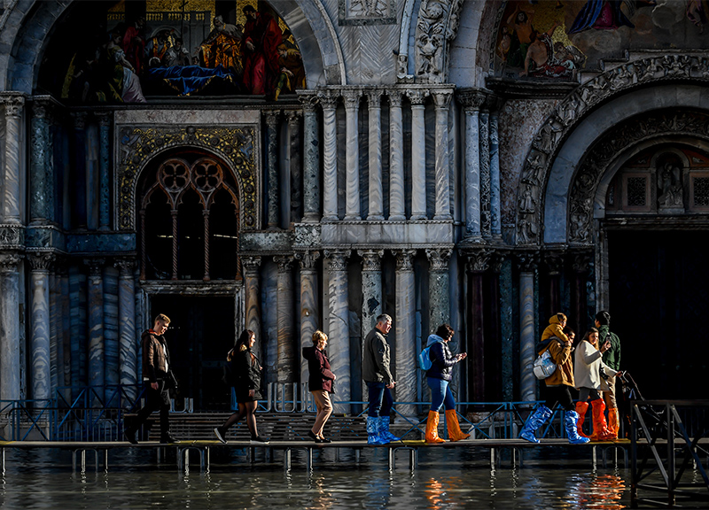 Venezia acqua alta, Conte su indennizzi e Mose: “Soldi a privati e negozi” Venezia acqua alta, Conte su indennizzi e Mose: “Soldi a privati e negozi”
