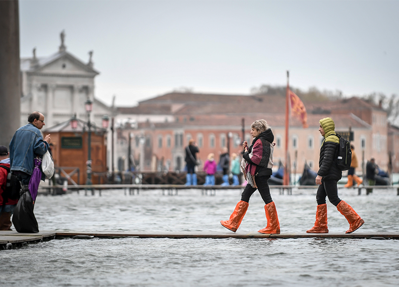 Venezia acqua alta, piazza San Marco allagata. Sindaco: “Un miliardo di danni”