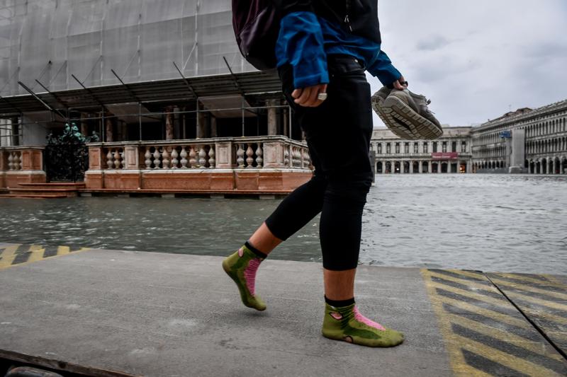 Venezia acqua alta, piazza San Marco allagata. Sindaco: “Un miliardo di danni”