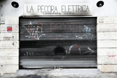 Centocelle non ha paura dei roghi. Raggi, sindaco “securitario e inadeguato”