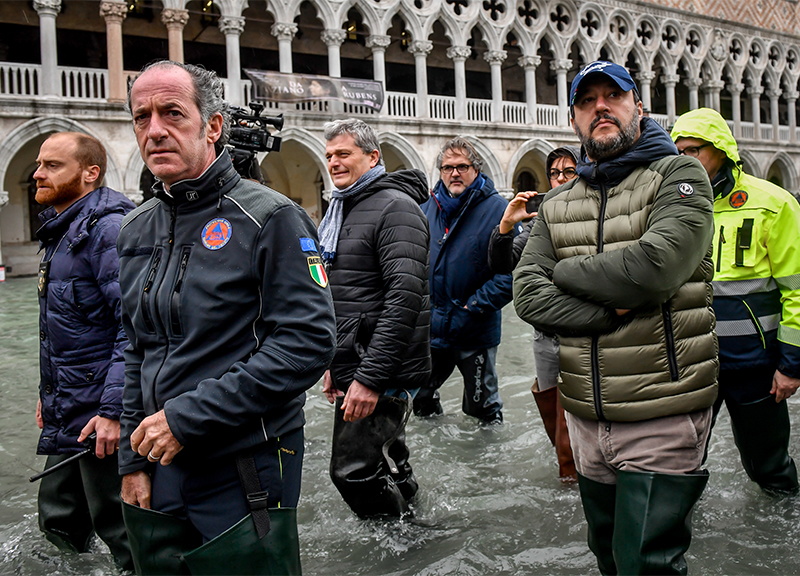 Venezia acqua alta, piazza San Marco allagata. Sindaco: “Un miliardo di danni”