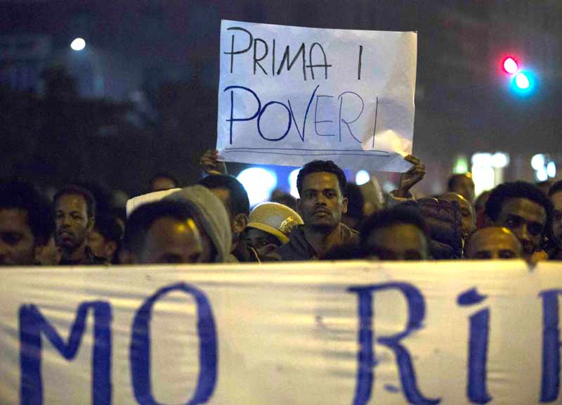 Roma, dramma povertà: un esercito di 12 mila non ha soldi per le medicine Roma, dramma povertà: un esercito di 12 mila non ha soldi per le medicine