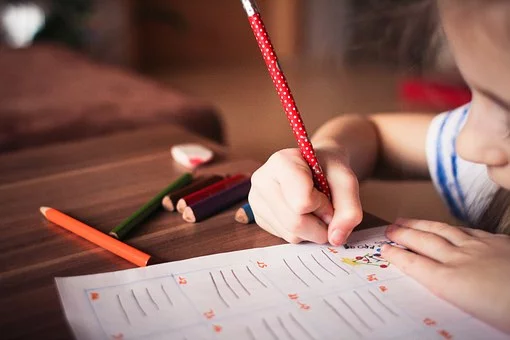 Galleria foto '“Gli italiani e la povertà educativa minorile”: l’indagine di Demopolis' - foto 1