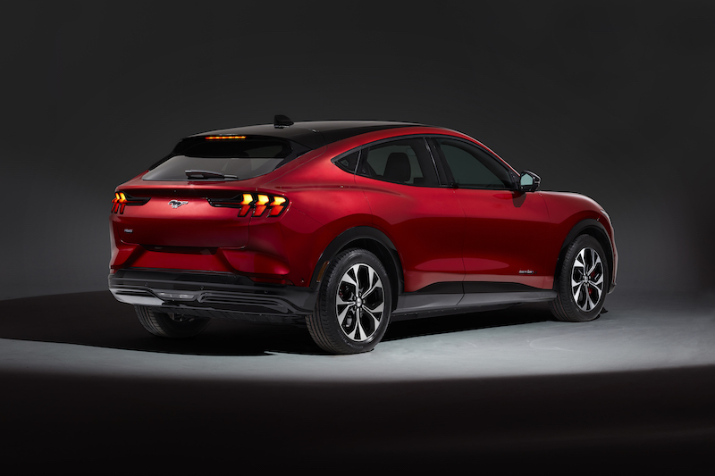 Ford svela la nuova Mustang Mach-E da 465 CV Ford svela la nuova Mustang Mach-E da 465 CV