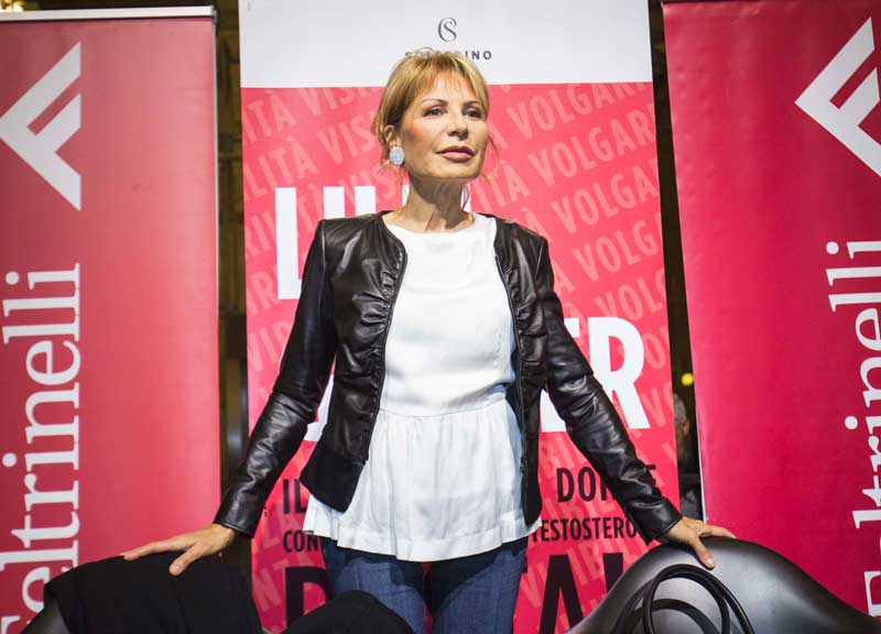 Lilli Gruber, donna “assetata di sangue”, gli ospiti sono avvisati. Le carte