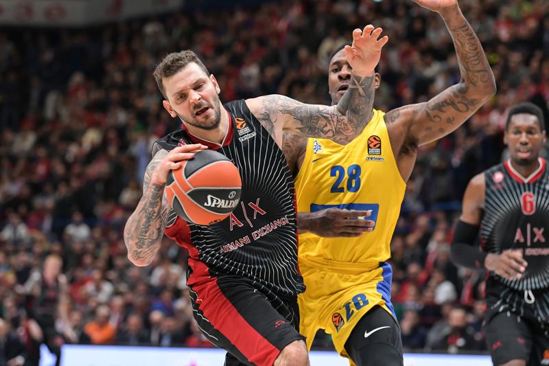 Olimpia Milano notte di festa per Meneghin e trionfo con il Maccabi Tel Aviv Olimpia Milano notte di festa per Meneghin e trionfo con il Maccabi Tel Aviv