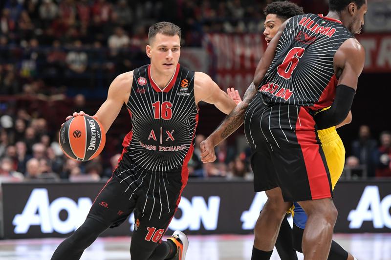 Olimpia Milano notte di festa per Meneghin e trionfo con il Maccabi Tel Aviv Olimpia Milano notte di festa per Meneghin e trionfo con il Maccabi Tel Aviv