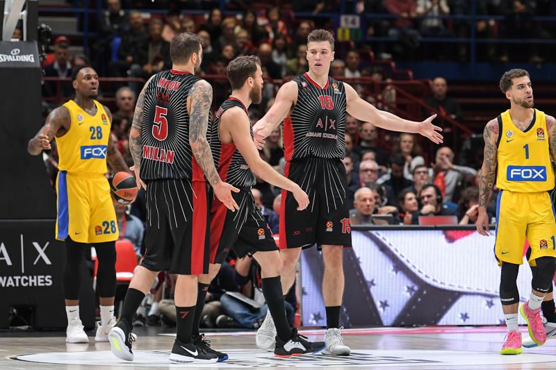 Olimpia Milano notte di festa per Meneghin e trionfo con il Maccabi Tel Aviv Olimpia Milano notte di festa per Meneghin e trionfo con il Maccabi Tel Aviv