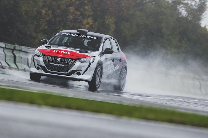 Peugeot svela la nuova 208 rally 4 Peugeot svela la nuova 208 rally 4