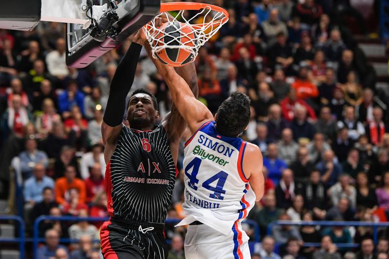 Olimpia Milano perde in volata con l’Efes. Messina: “Orgoglioso dei ragazzi” Olimpia Milano perde in volata con l’Efes. Messina: “Orgoglioso dei ragazzi”