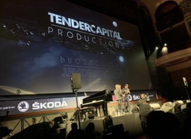 Favino riceve il Tendercapital Productions Prize ai Vanity Fair Awards