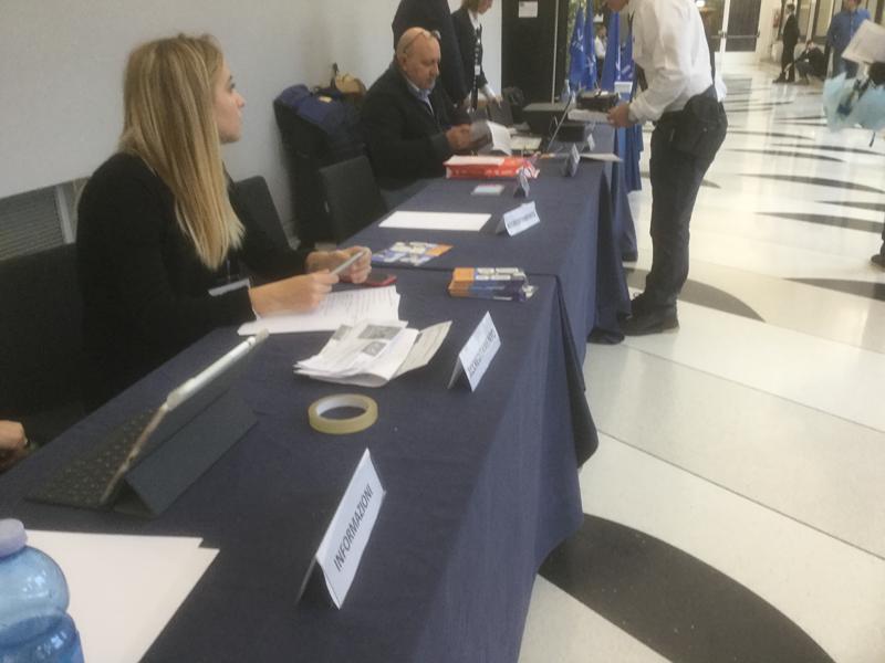 Fusaro & C. presentano Vox Italia. Ecco i relatori, Affari c’è. FOTO e VIDEO Fusaro & C. presentano Vox Italia. Ecco i relatori, Affari c’è. FOTO e VIDEO