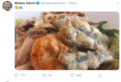Salvini ci prova: “Porte aperte al M5s”. E posta foto di sardine fritte