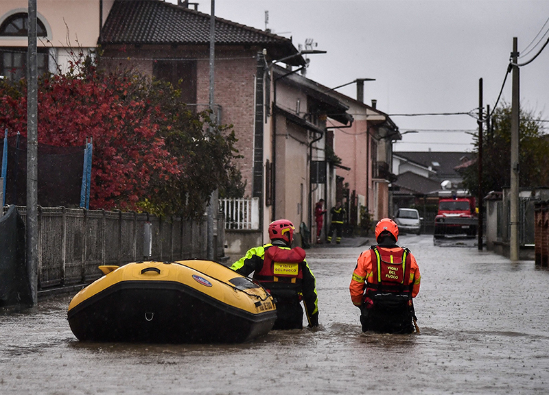 Maltempo, allerta rossa in Emilia. Il Po sopra la soglia critica Maltempo, allerta rossa in Emilia. Il Po sopra la soglia critica