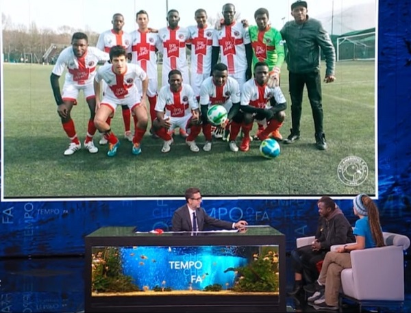 Migranti, la Sant’Ambroeus F.C. Milano da Fazio con Carola Rackete. FOTO